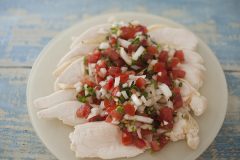 蒸し鶏のサルサソース