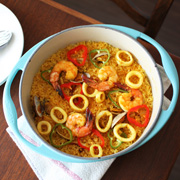 シーフードパエリアのレシピ 鮮やかに食卓が華やぐ週末メニュー 村山由紀子さん Kurashi