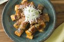 厚揚げの梅しそ肉巻き