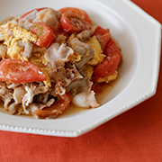 トマトと豚肉卵炒めのレシピ 卵は炒めすぎずふわふわ食感をキープ 野口真紀さん Kurashi