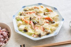 蟹と豆腐の煮込み　白味噌風味