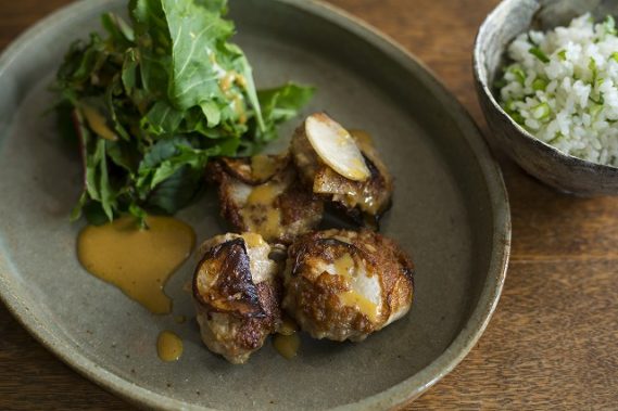 カブのハンバーグ　マスタードソース添え