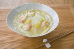 冬瓜とエビ、コーンのにゅうめん
