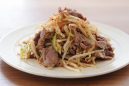 ラム肉ともやしのピリ辛炒め