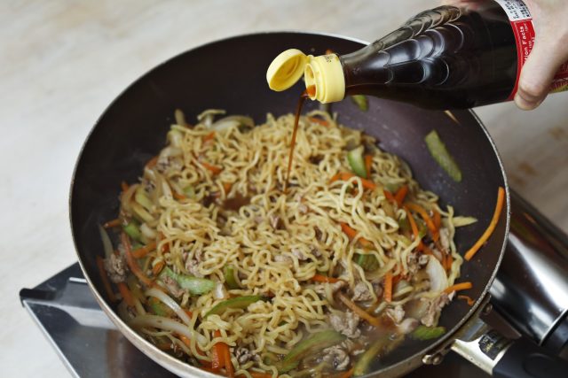 料理家さんに教わったアイデア焼きそばレシピ8選 Kurashi